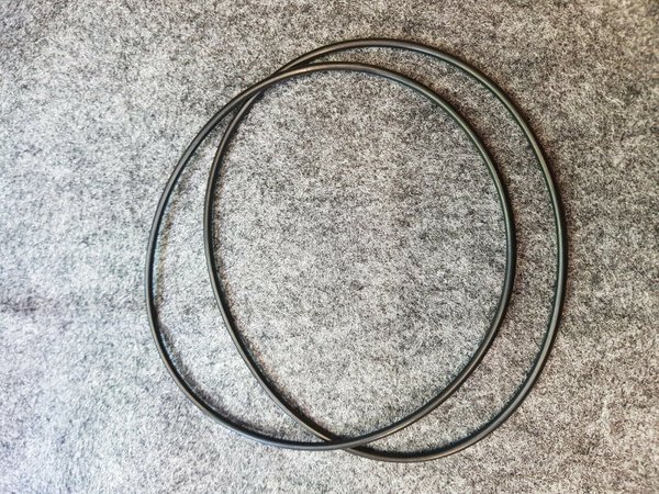 2 Rubber drive belts Antriebsriemen, Rundriemen bis 65,0 mm